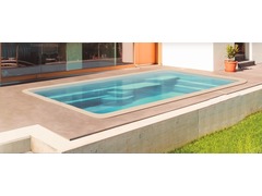 Piscine coque polyester monobloc